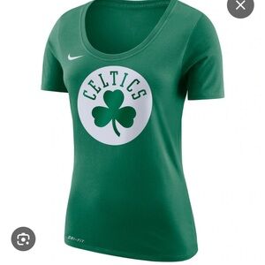 Nike Women’s Boston Celtics Kelly Green Dri-FIT Scoop Neck T-Shirt | Size M